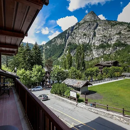 Lo Scoiattolo 4* Courmayeur