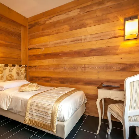 Lo Scoiattolo Hotel 4*