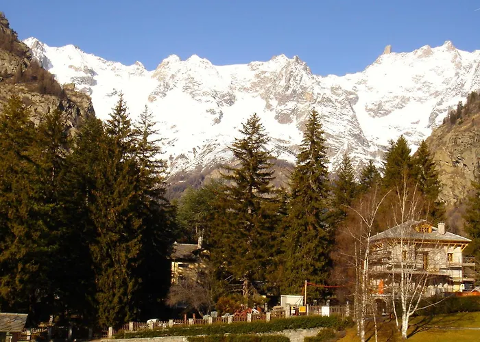 Ξενοδοχείο Lo Scoiattolo 4*