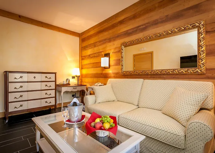 Lo Scoiattolo 4* Κουρμαγιέρ