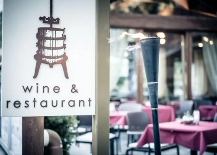 Lo Scoiattolo 4* Κουρμαγιέρ