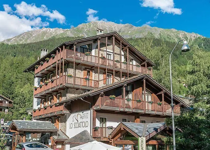 Lo Scoiattolo 4* Κουρμαγιέρ